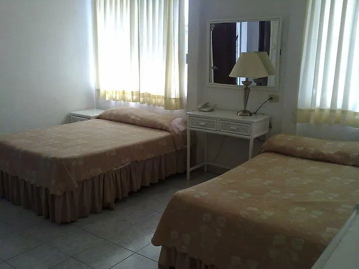 *** ビジネスホテル Hotel Olimpo カンクン メキシコ
